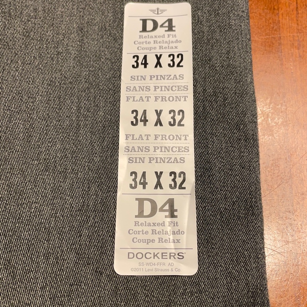 D4 Dockers Relaxed Fit Flat Front 34/32